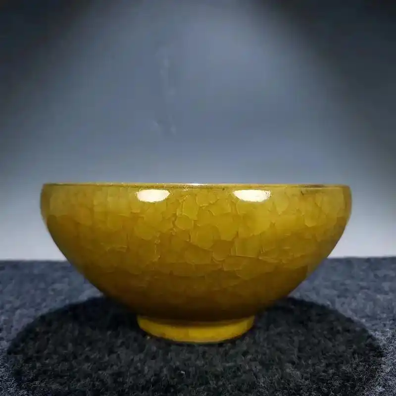 北宋官窑冰裂纹鸡油黄瘦金体碗.高10.2公分宽20.5公分# - 抖音