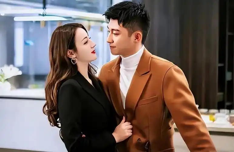 黄景瑜承认离婚,与前妻达成和解,网友:热巴放心和他在一起吧