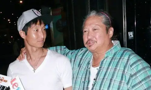 为什么洪金宝的长子洪天明一直不温不火呢?洪金宝给出了答案