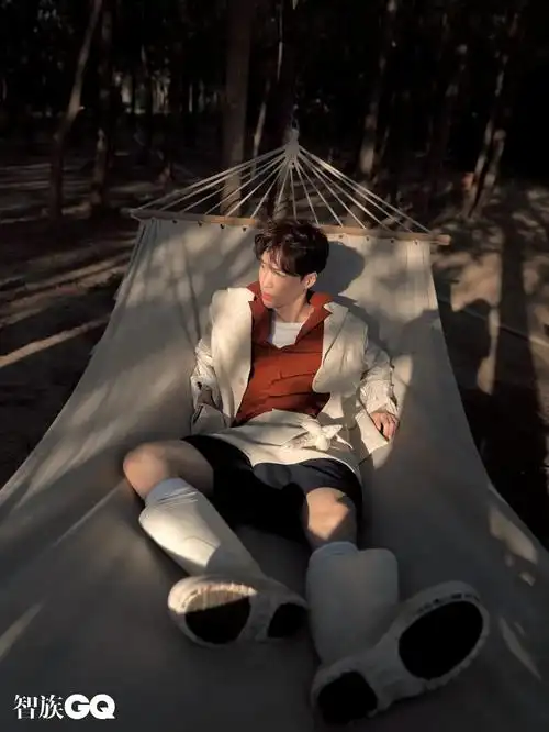 张艺兴——【gq报道】张艺兴:放轻松,把握你的balance