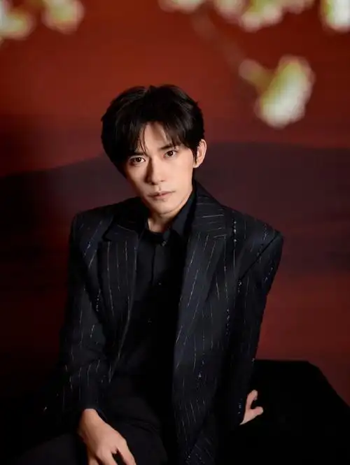 安徽珠雅商务咨询有限公司公告送达易烊千玺与上述两公司及北京爱吾食