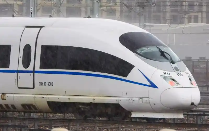 crh3c-3002昆明南站3道发车_哔哩哔哩_bilibili