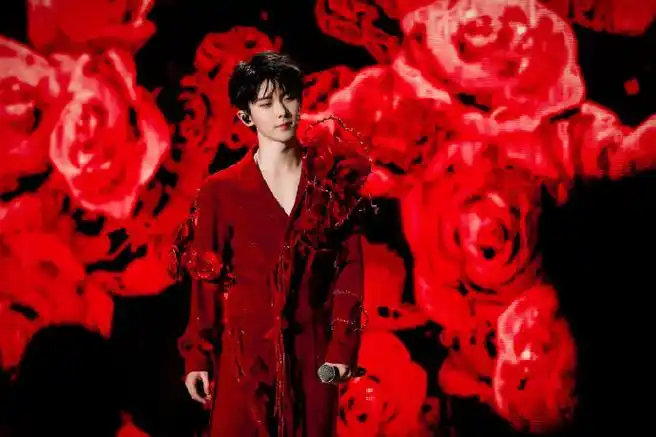 马嘉祺风花雪月饭拍