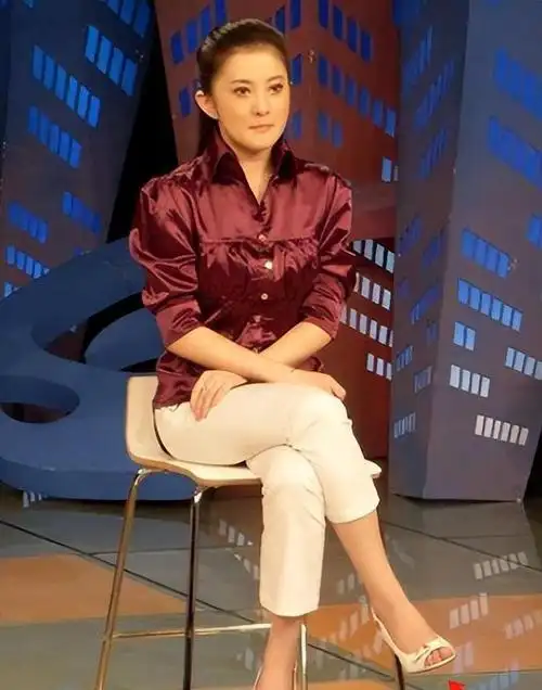 在与金铭合作的许多男演员中,存在明显的身高差异,导致她在观众中的