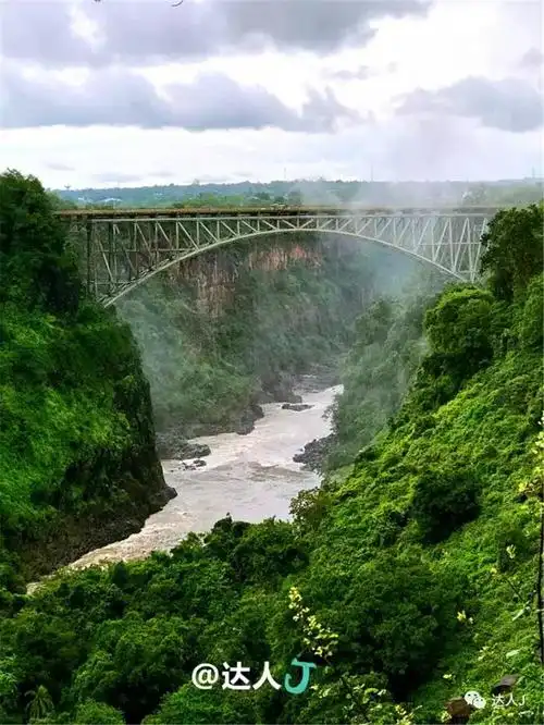 到世界第七大自然奇迹上洗个澡