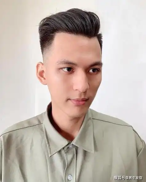 第7款大背头发型