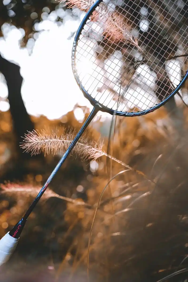 羽毛球壁纸.希望这个秋天,右手握拍左手牵你,不负羽球不负你. - 抖音