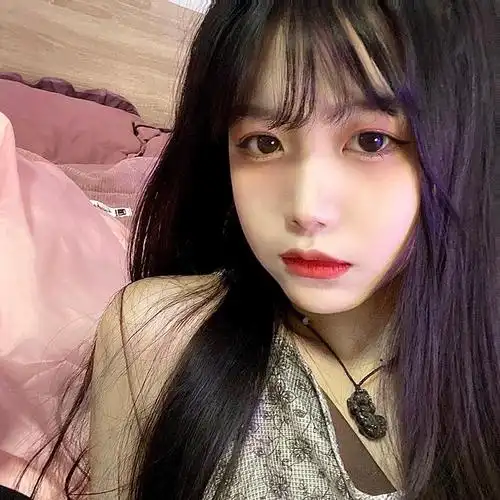 2021美女清新自拍头像