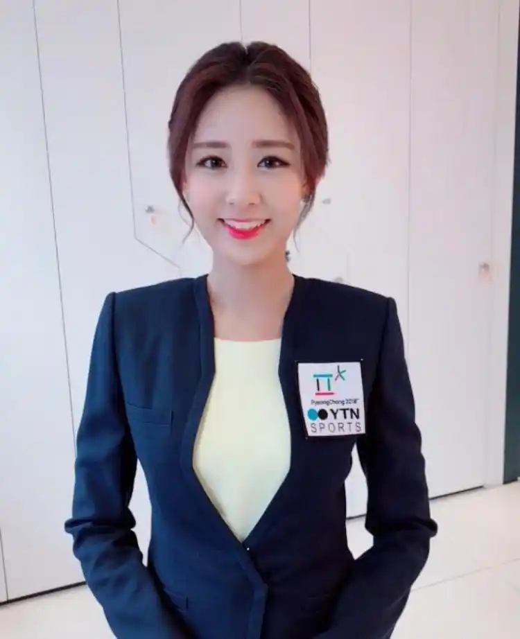 朴灿烈和姐姐朴宥拉,超高颜值的一家人呀!