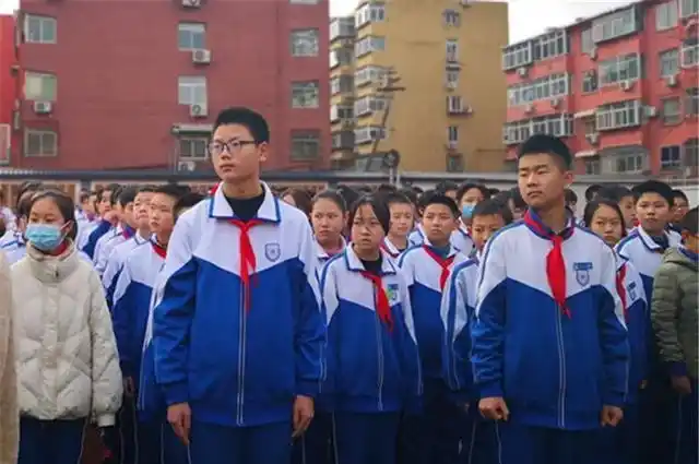 礼敬百年青春启航济南育英中学举行新学期开学典礼