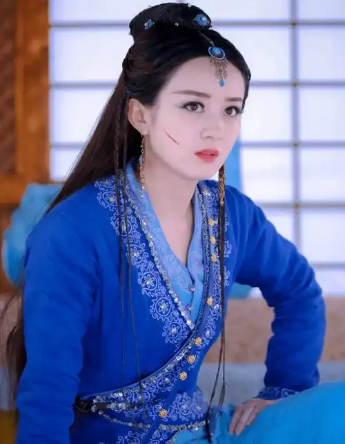 赵丽颖3个黑化的角色,花千骨让人心疼,她不化眼妆却最让人痛恨_反派