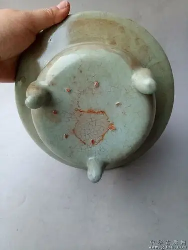 乡下收到的宋代汝窑三足兽盖老瓷熏炉