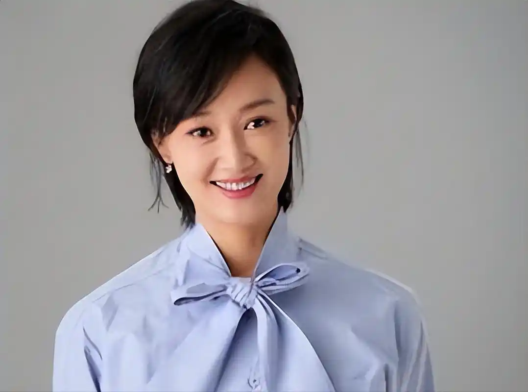 江河日上48岁赵子琪中饰演屡现官太太角色颜值与演技并重