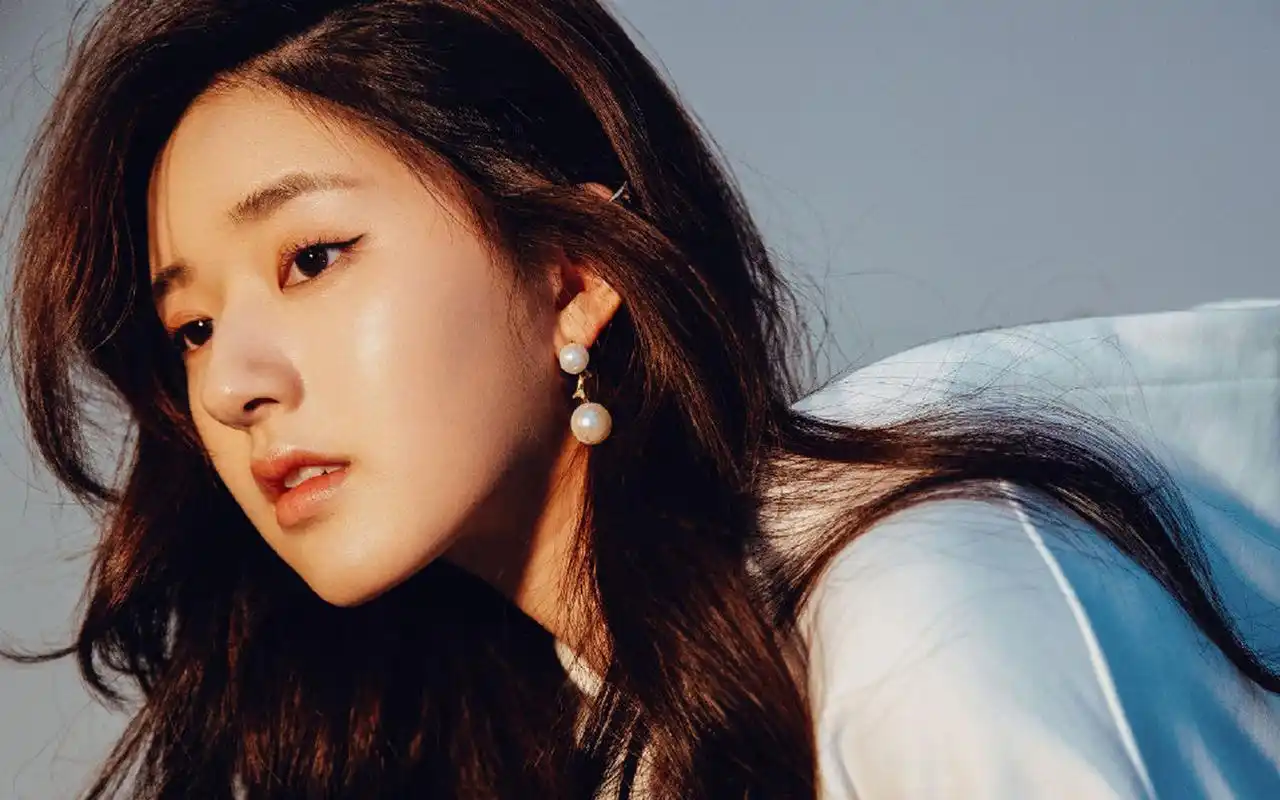 赵露思魅力写真图片桌面壁纸