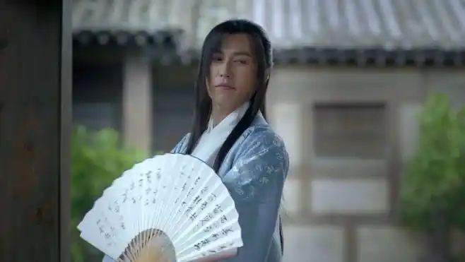 刘敏涛靳东亲密搂肩,四次合作,部部经典,姐弟情深