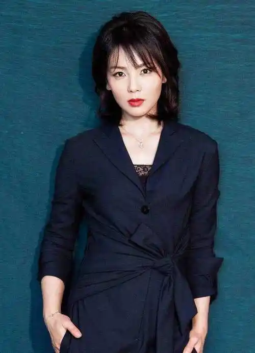 我发现了演员刘涛穿衣中的一个缺陷|陈数|职业装|西装|长裙_网易订阅