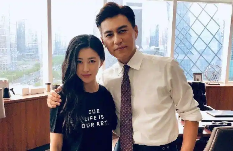 袁泉与靳东再续前缘出新剧,朱珠却吃醋了