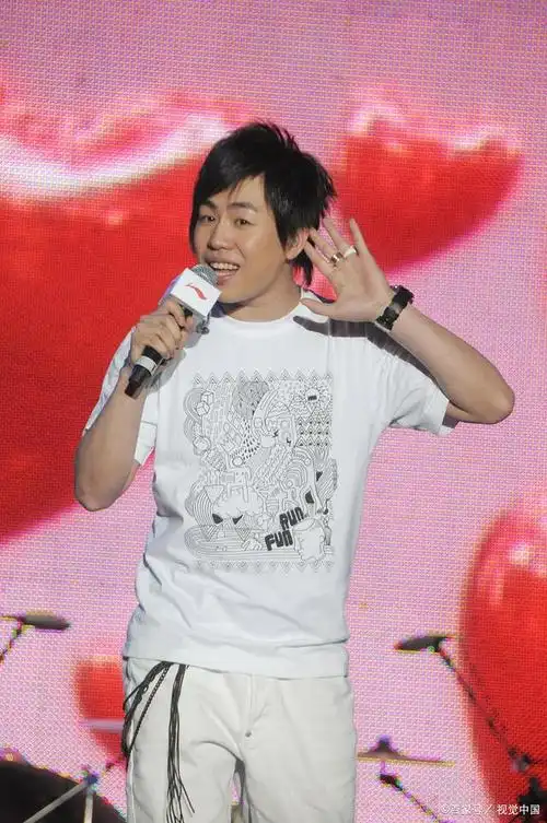 胡彦斌 出道至今金曲不断,很少有人翻唱他的歌曲,爱生活爱音乐