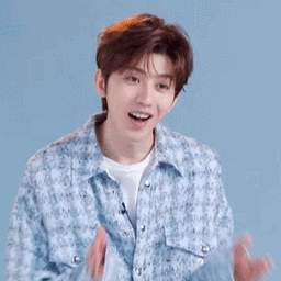 帅气蔡徐坤gif表情包_青春有你2制作人蔡徐坤