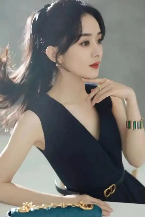 赵露思的括弧刘海是圆脸的本命刘海