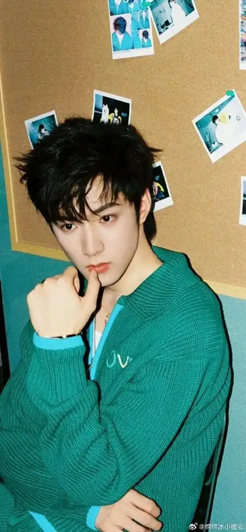 刘耀文壁纸|"打开vb就会被帅到"