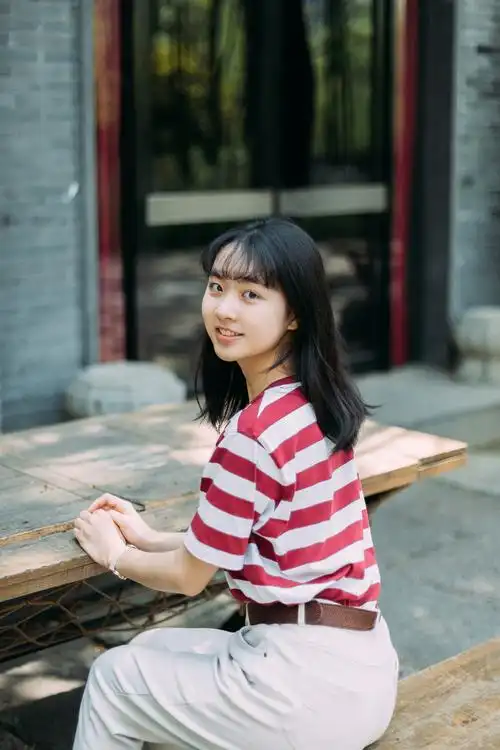 微甜摄影:洪小漩出镜:木琴木琴本人比照片上更好看,这是实话.