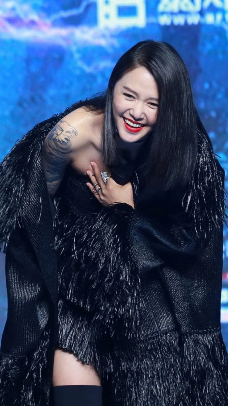 谭维维唯美迷人写真,这颜值气质美极了,春风十里不及你的美色