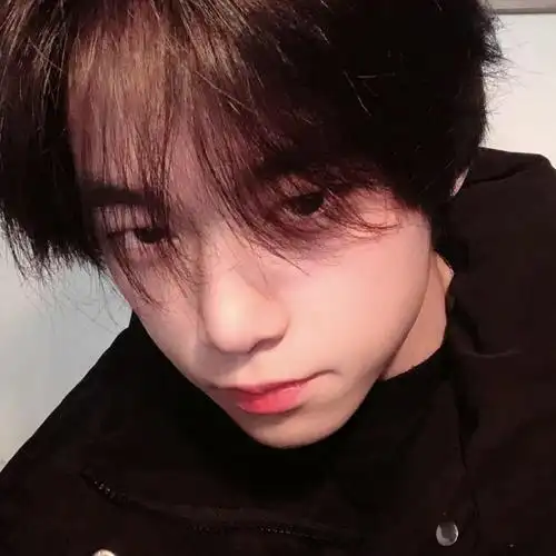 qq帅气干净男生头像