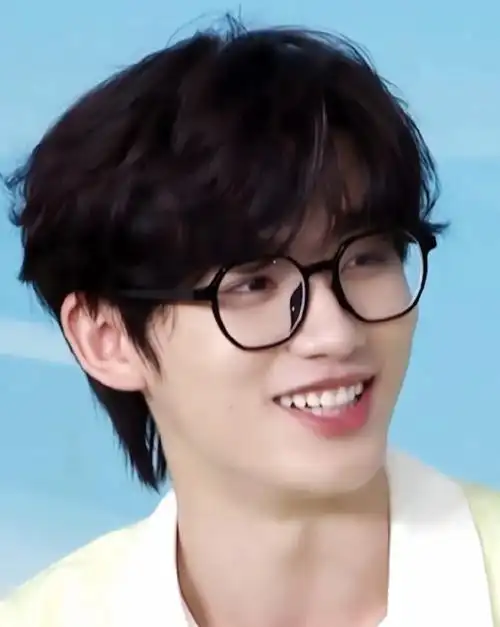 丁程鑫戴眼镜好奶##果然是时代少年团的心头镜##女大