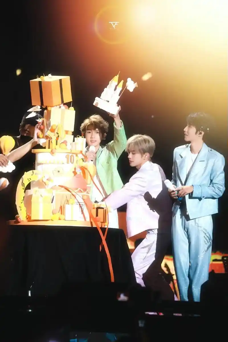 tfboys十周年演唱会壁纸.