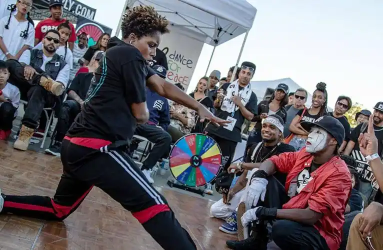 学习即兴街舞(freestyle dance)的5个技巧