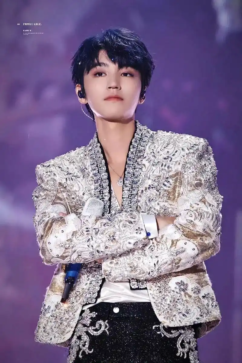 一些帅哥照片#王俊凯 #王俊凯蓝发造型 #神级现场 #tfb - 抖音