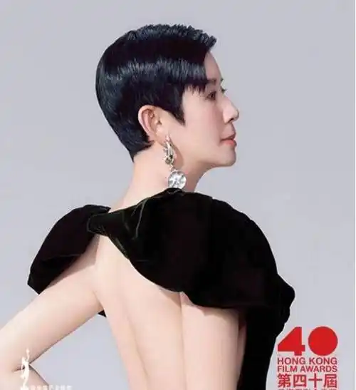 港星吴君如坚持不婚!