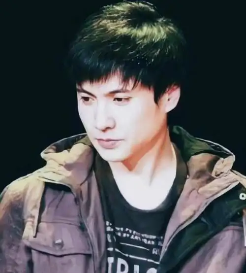 沈腾低调过43岁生日,盘点那些年的"军艺校草"们