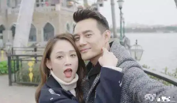 36岁王凯终于传来好消息!深夜与女友难舍难分?网友:恭喜!