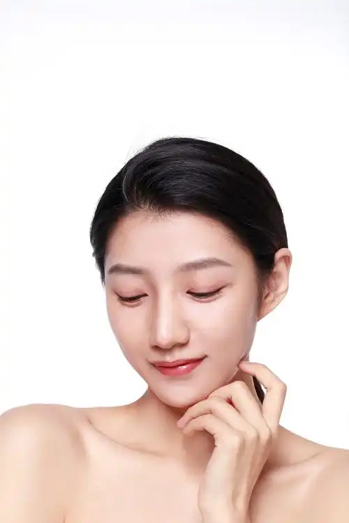 护肤美妆化妆品产品模特使用前后对比效果图白底图