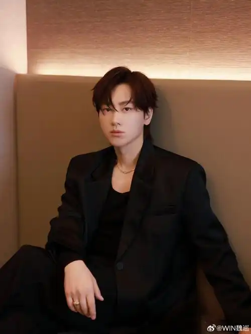 魏巡超话披哥时期的最后一点库存,公主们94请查收～#披荆斩棘