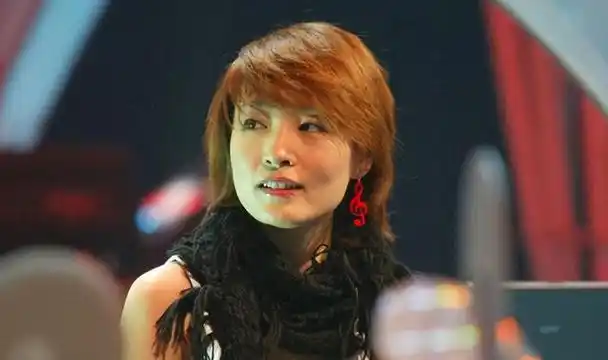 她的名字叫被誉为最佳女歌手