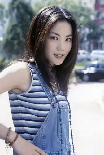 约会小19岁女友超宠溺,李亚鹏:从超模到天后,7位女友全员冷艳|王菲