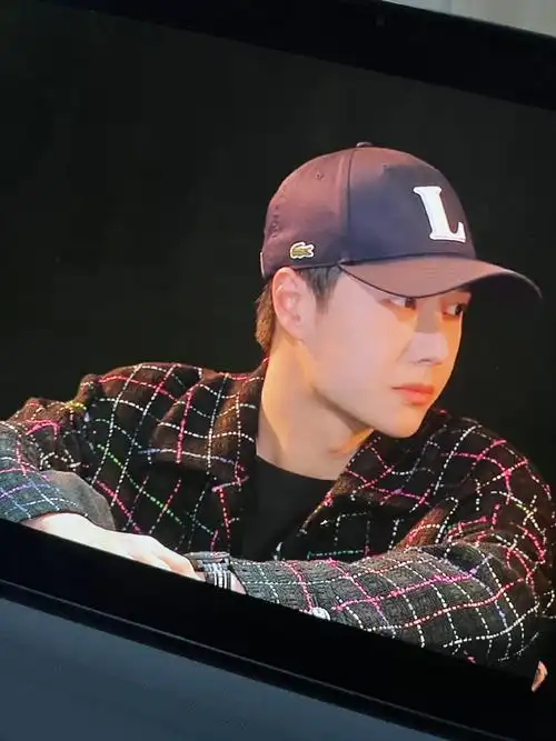 forever#wyb#王一博#    昨天看直播记录下来一些美好瞬间    歪嘴笑