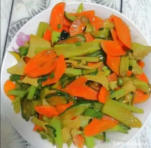 清爽家常小炒菜,开胃下饭,10分钟就可以上桌