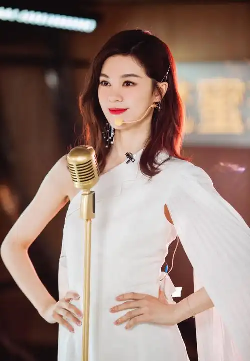 简介:郁可唯《乘风破浪的姐姐》第三期剧照图片,分享一组乘风破浪的