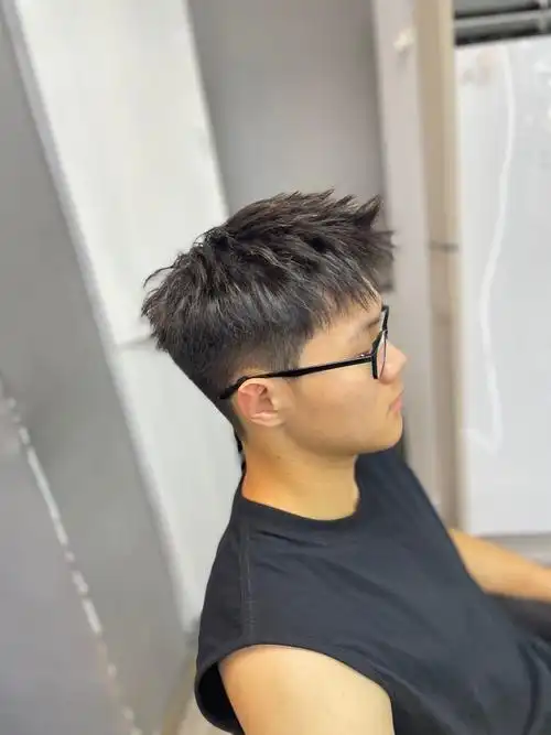 男生短发烫发推荐