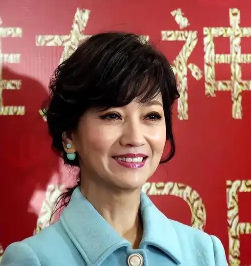 赵雅芝的身材保养得相当出色,令人赞叹.