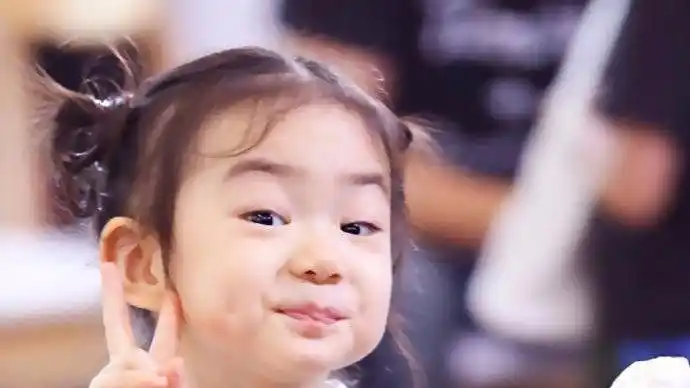 小糯米正面照终于公开了,不像杨幂刘恺威竟像他,难怪不愿公开