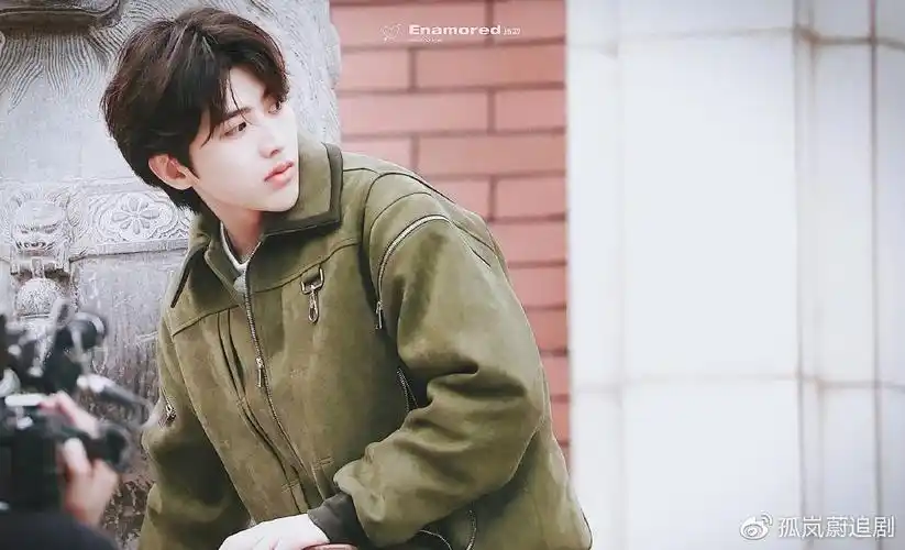 蔡徐坤壁纸第87期你是人间烟火照亮ikun们的心