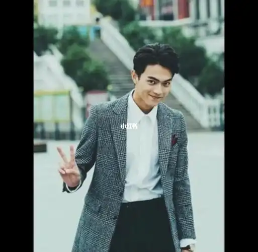 许凯送福利啦凯凯模特时候的照片珍藏版不要谢我哈大家一起分享一生所