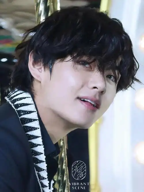 黑发泰真的是yyds#金泰亨  #bts防弹少年团  #回归黑发  #金泰亨壁纸