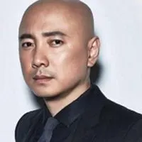 赌球app_最新霸气男生光头头像大全 真人霸气光头男头像_微信头像图片