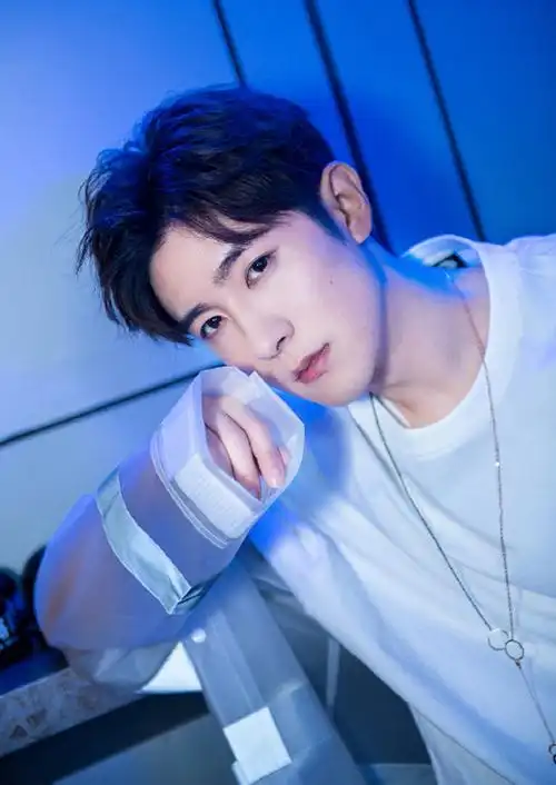 季肖冰相关图片